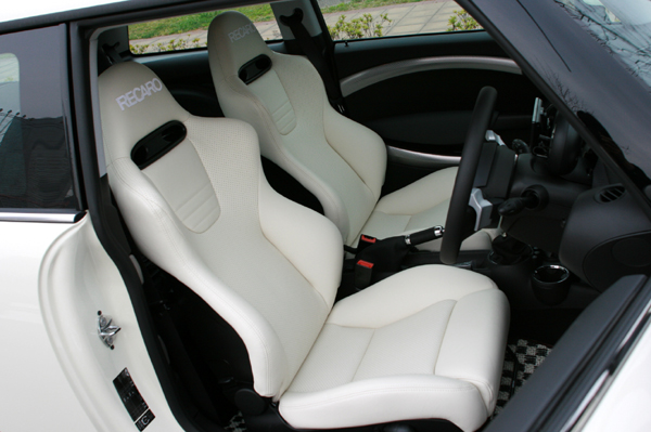 319 RECARO IMG_4857.jpg